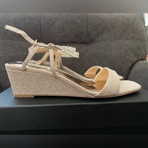 Badgley Mischka Gold Sandal 8.5M